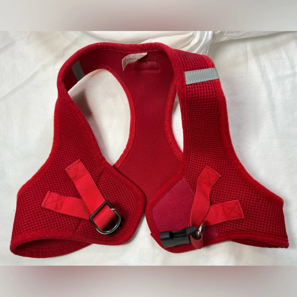 Voyager Dog Harness buckles and‎ velcros closed size XL